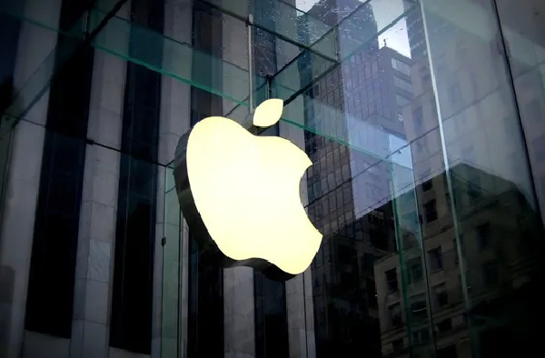 Apple Begins Development of an OLED iMac
