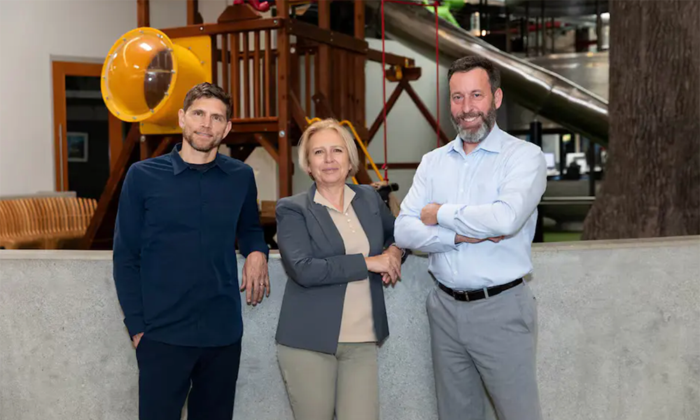 Former Intel CEO Joins AI Chip Startup