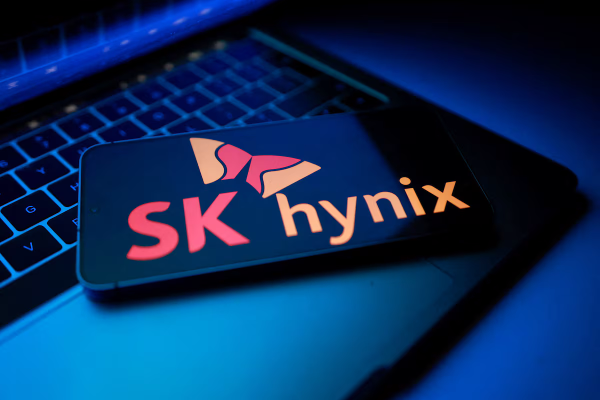 SK Hynix Leads Memory Race With First HBM4 Chips
